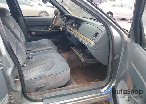 1996 Ford Crown Victoria z USA, uszkodzony, nr VIN 2FALP73W5TX215614